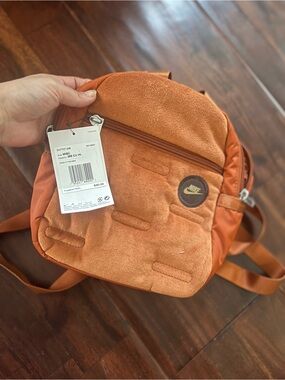 nike backpack neutral HERITAGE EUGENE 23L Customization Your logo can be embroidered directly into the fabric Nike Commute Backpack (25L) -